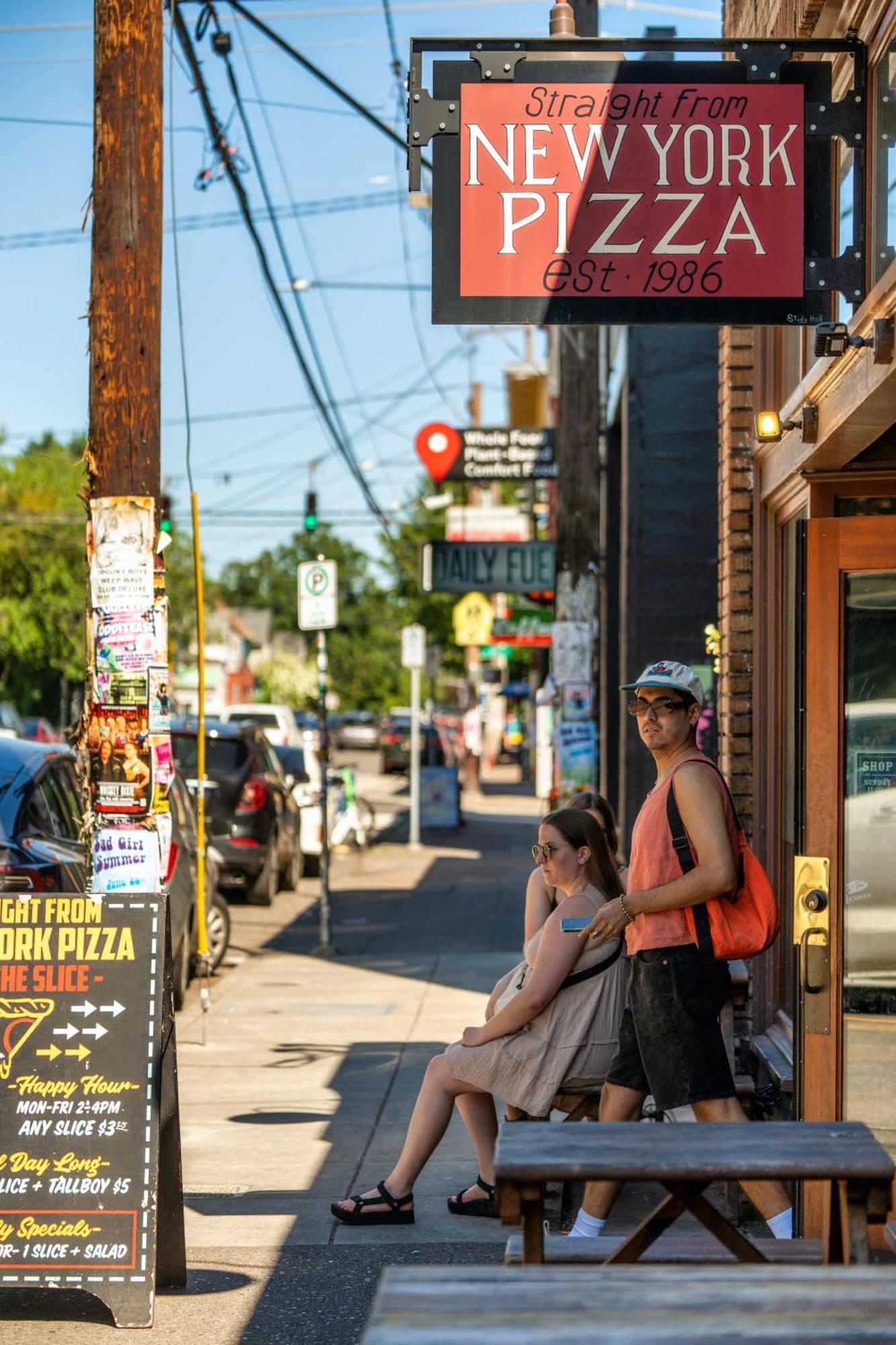 - The Sunnyside Cottage, Local Shops & Nightlife Portland