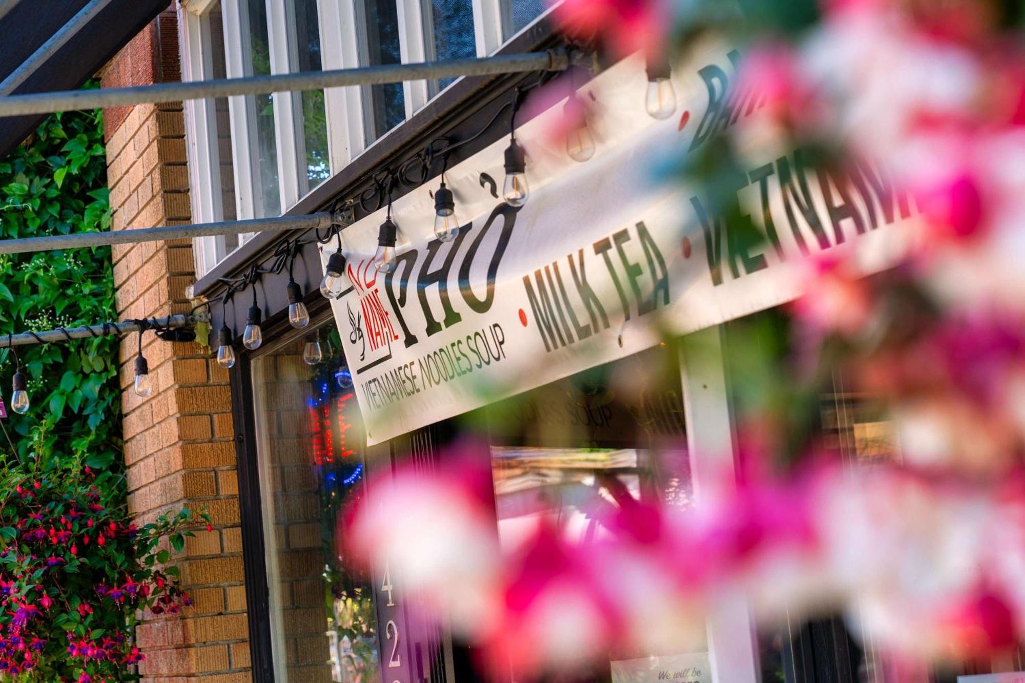 - The Sunnyside Cottage, Local Shops & Nightlife