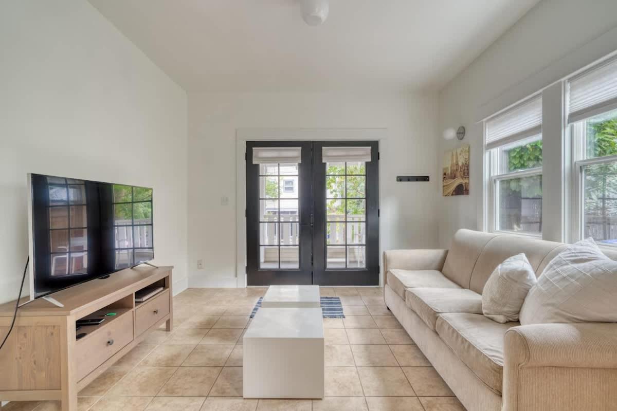 Apartment - The Sunnyside Cottage, Local Shops & Nightlife