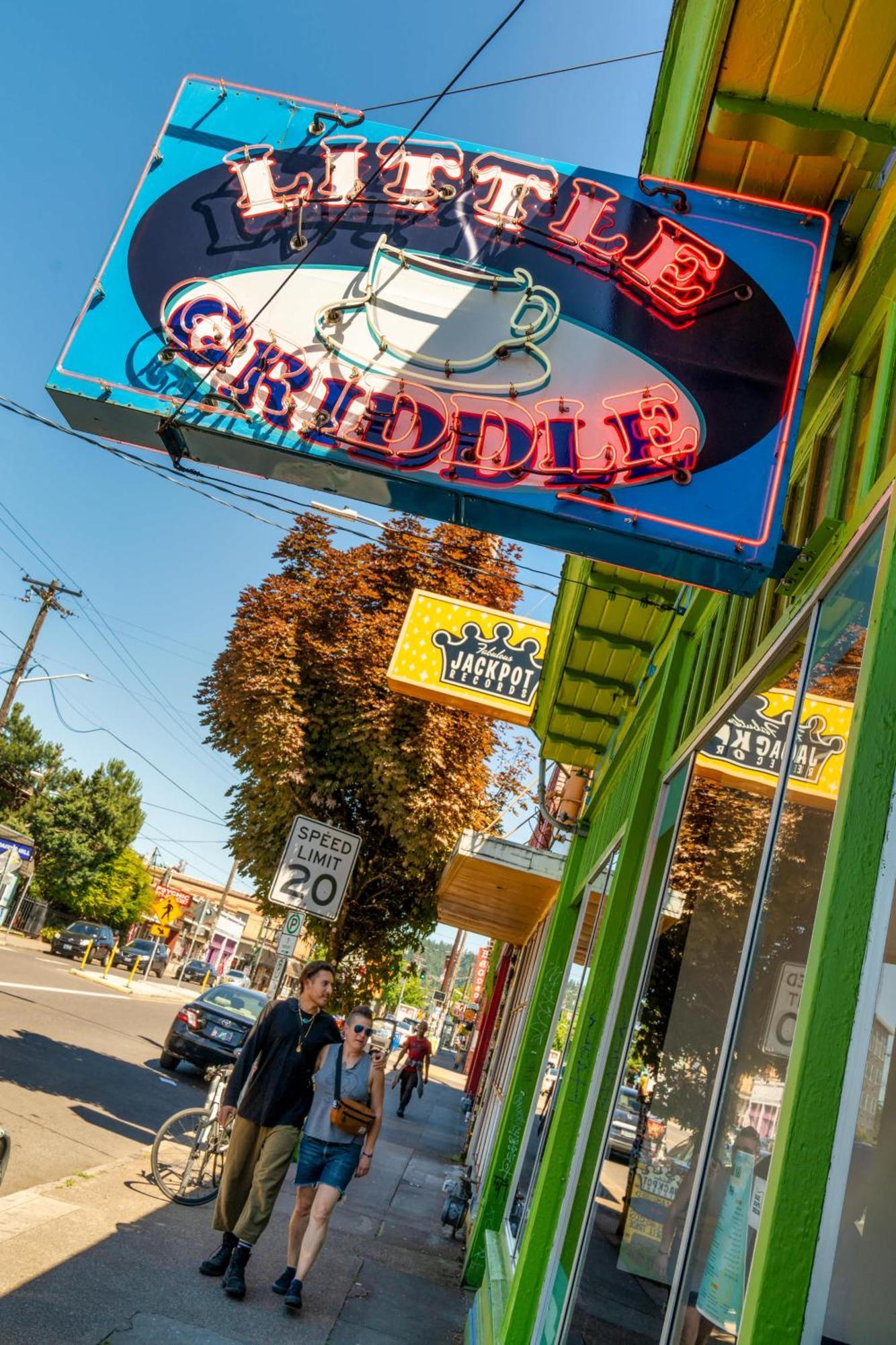 Apartment - The Sunnyside Cottage, Local Shops & Nightlife Portland